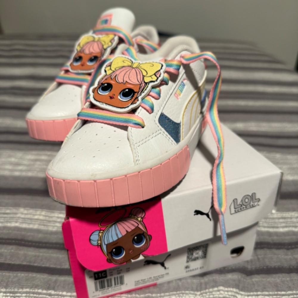 Shoes - Picture 5 of 5
